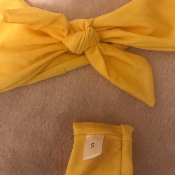 Bikini - Picture 2 of 2